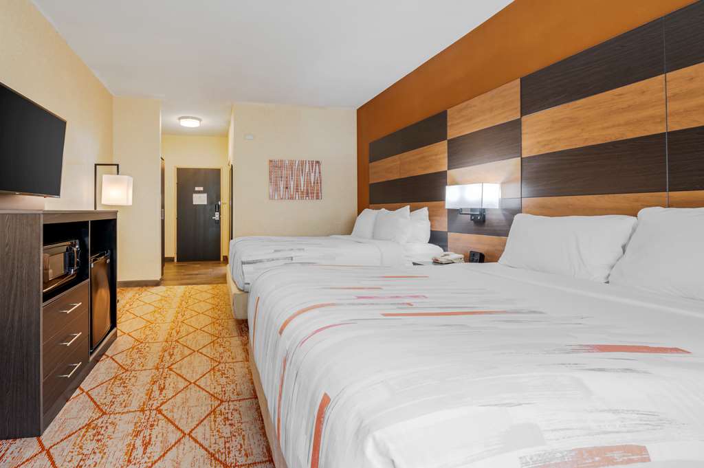 Double Queen Room