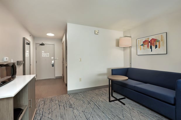 Images Holiday Inn Express & Suites Milwaukee-New Berlin by IHG