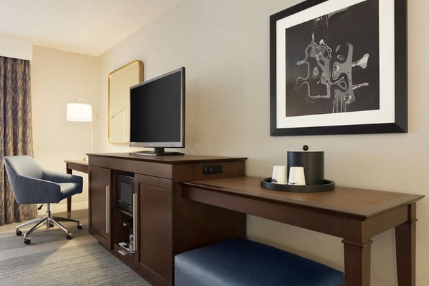 Images Hampton Inn & Suites Nashville-Downtown