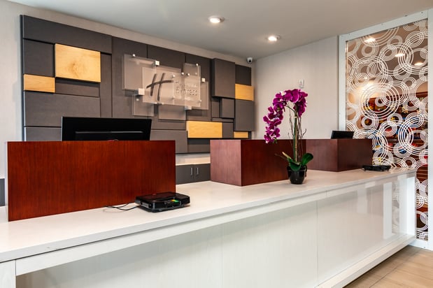 Images Holiday Inn Express & Suites Orlando - Lake Buena Vista by IHG