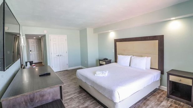 Images Boardwalk Inn & Suites