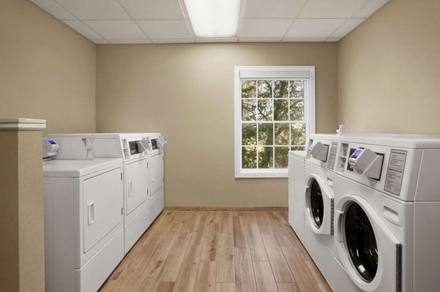 Images Homewood Suites by Hilton Kansas City-Airport