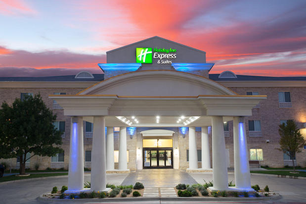 Images Holiday Inn Express & Suites Amarillo by IHG