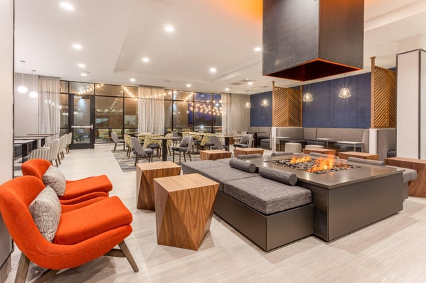 Images Holiday Inn & Suites Cedar Falls-Waterloo Event Ctr by IHG