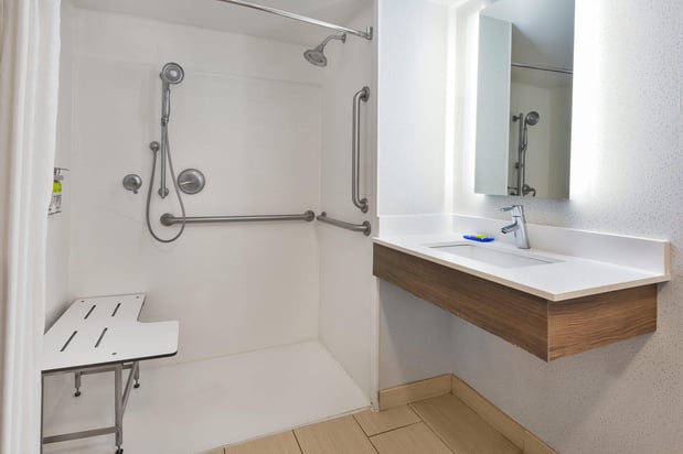 Images Holiday Inn Express Waldorf by IHG