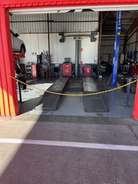 Images Bridgestone Select Tyre & Auto Salisbury