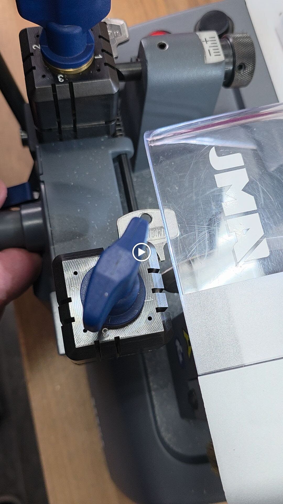 Schlüsseldienst Denis Tschajkovski   Türöffnung, Hauptstraße 50 in Berlin