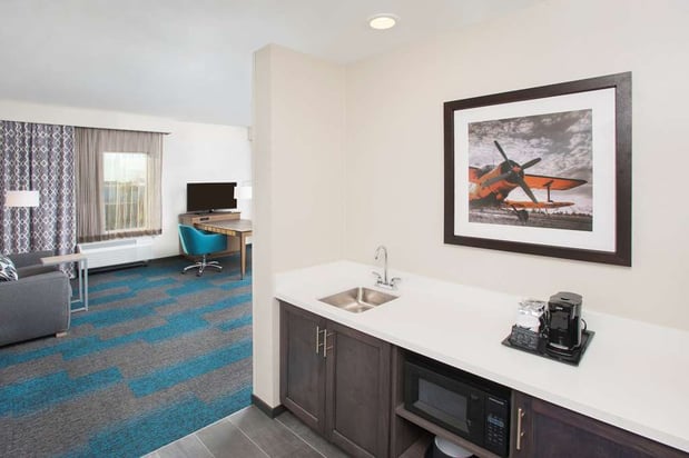 Images Hampton Inn & Suites LAX El Segundo