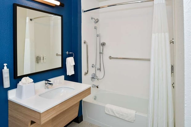 Images Spark by Hilton Dallas Medical District Love Field