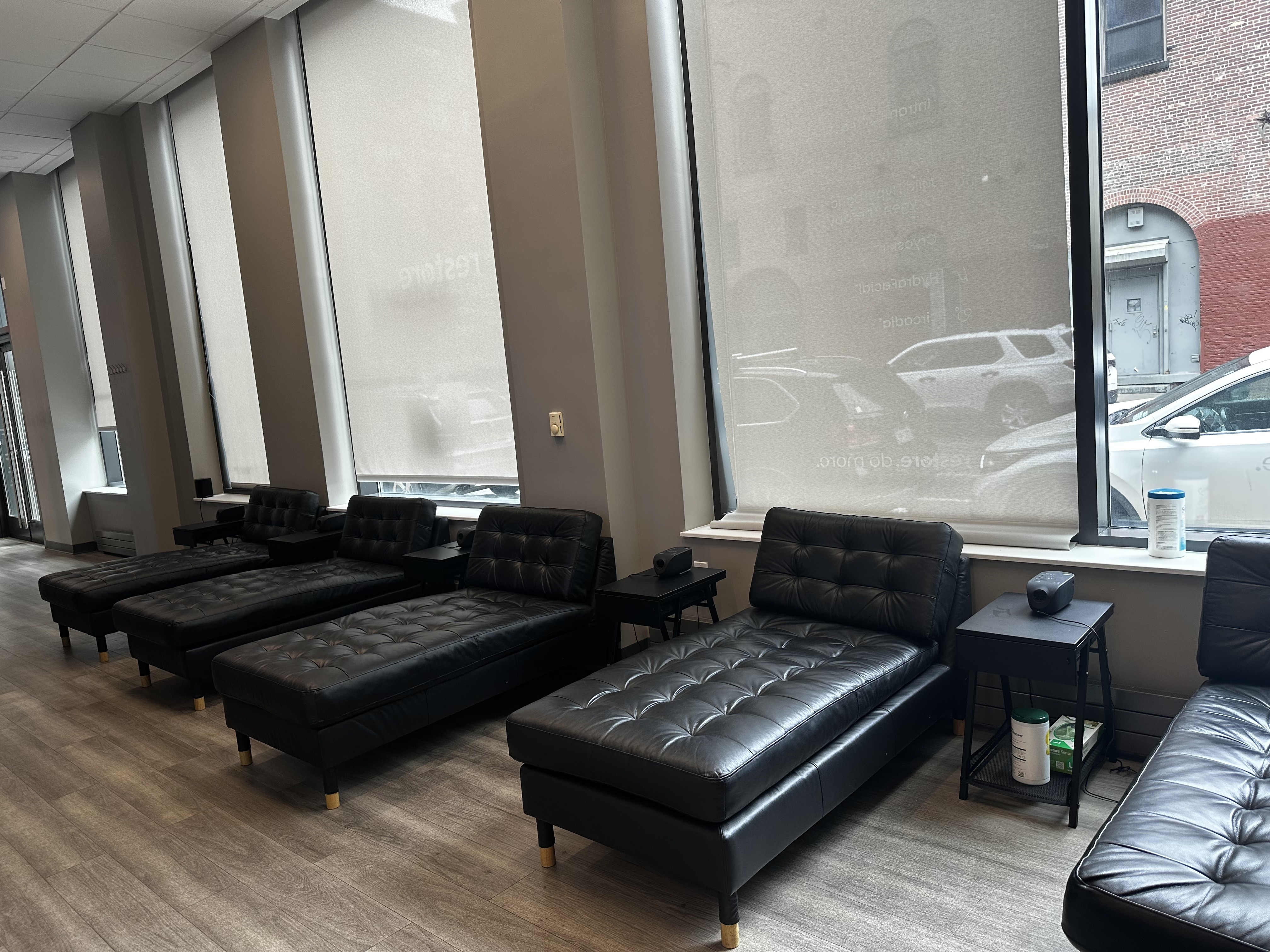 Compression Lounge 