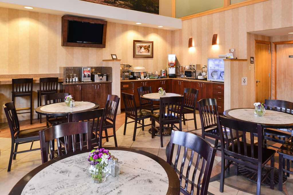 Breakfast Area - 2 Best Western University Inn Fort Collins (970)484-2984