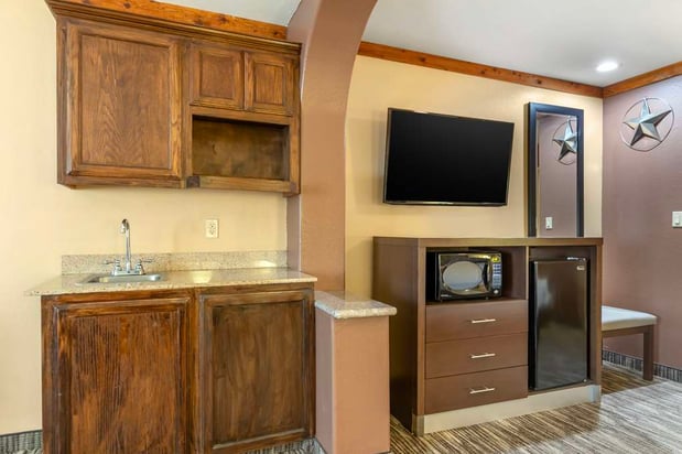 Images Best Western Windwood Inn & Suites