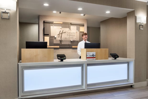 Images Holiday Inn Express & Suites Auburn - University Area by IHG