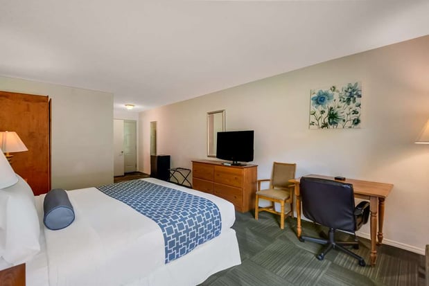 Images SureStay Plus by Best Western Berkeley Springs