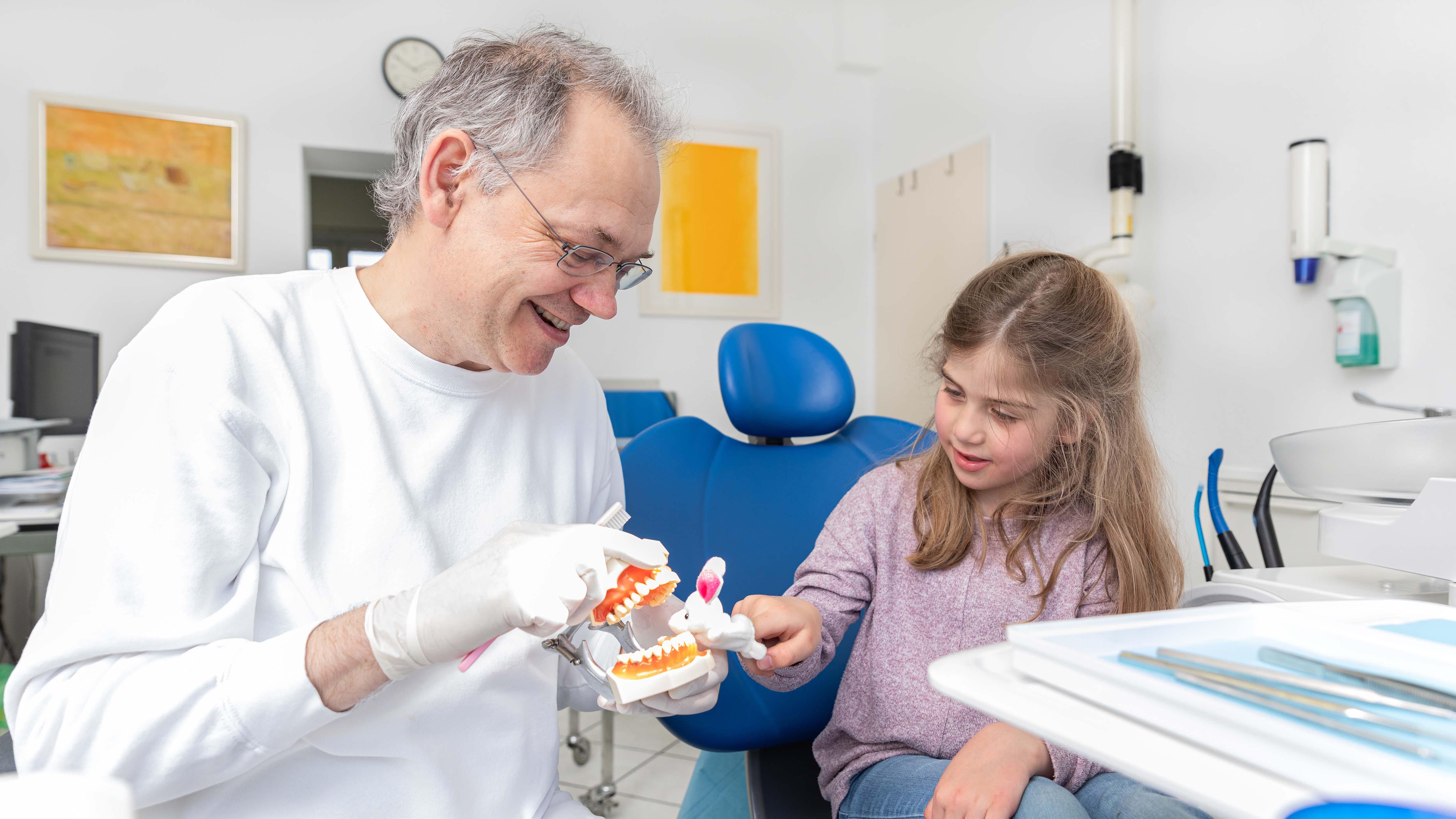 Kundenbild groß 3 Zahnarztpraxis Dr. Hörschler Köln