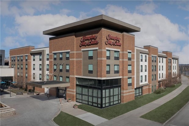 Images Hampton Inn & Suites Omaha-Downtown