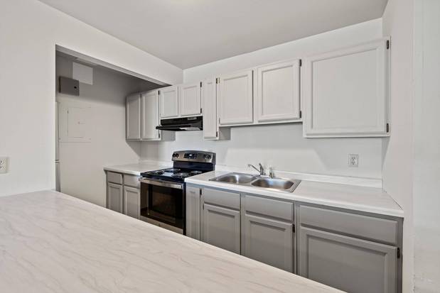 Images Fox Meadows Apartments