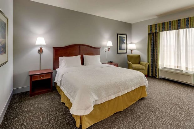 Images Hampton Inn & Suites Indianapolis-Airport