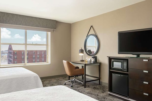 Images Hampton Inn Portland Downtown - Waterfront