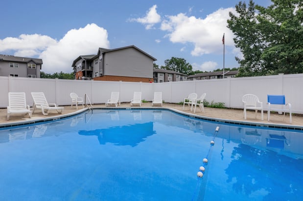 Images London Square & Blue Spruce Apartments