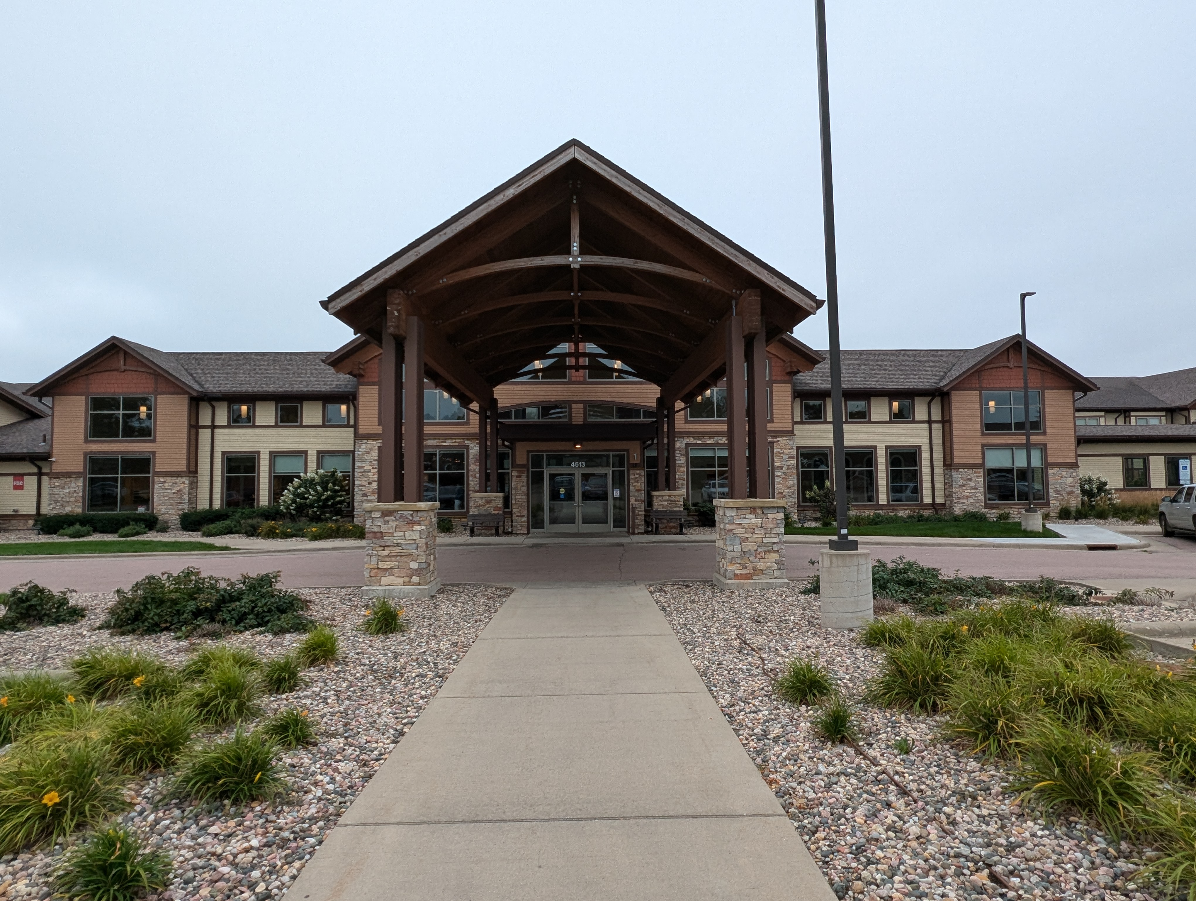 Avera Prince of Peace building entrance