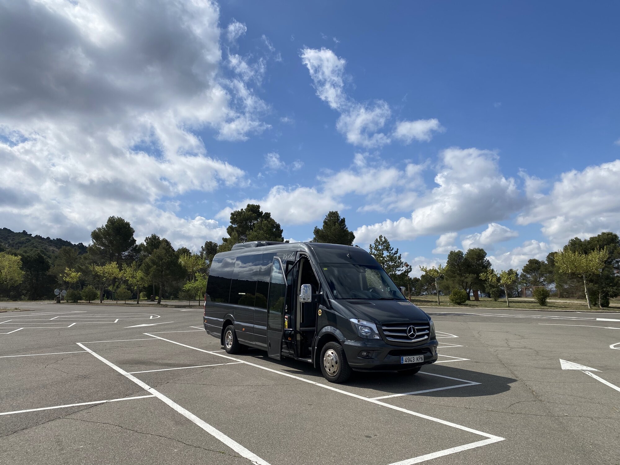 Images Fleet and Goo Minibus