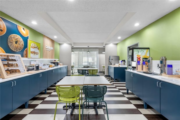 Images Spark by Hilton Green Bay