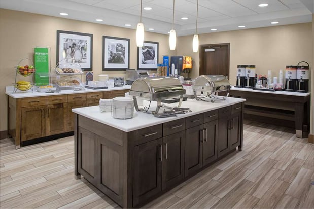 Images Hampton Inn & Suites Syracuse North Airport Area