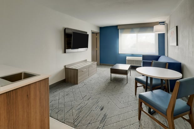 Images Holiday Inn Express & Suites Branson 76 Central by IHG