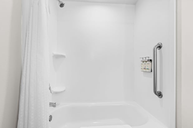 Images Holiday Inn Express & Suites Savannah - Midtown by IHG