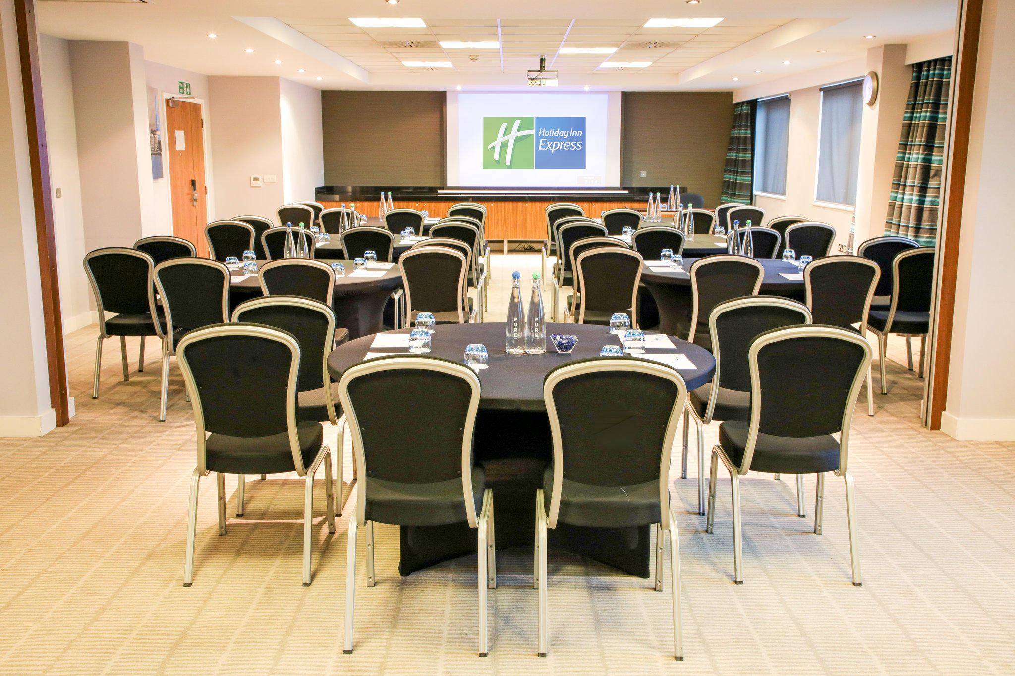 Holiday Inn Express London - Heathrow T5, an IHG Hotel Slough 01753 684001