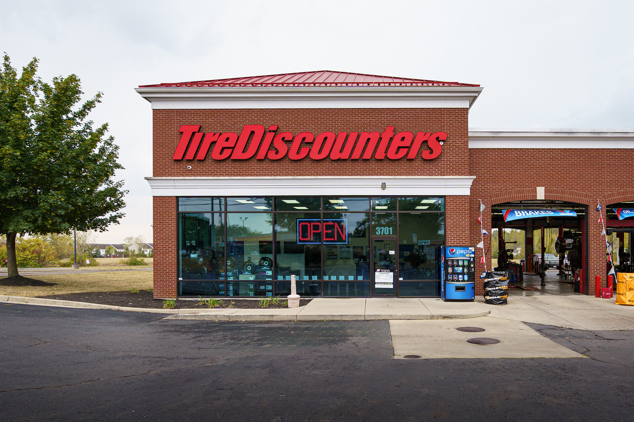 Tire Discounters on 3701 S Hamilton Rd in Groveport