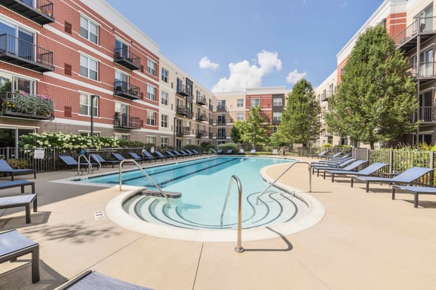 Images Avant at the Arboretum Apartments