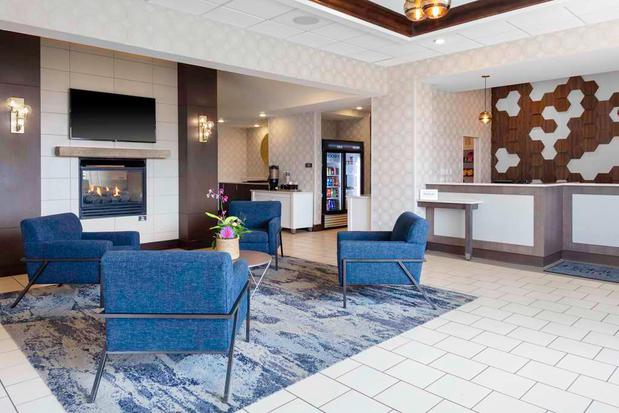 Images Homewood Suites by Hilton St. Louis - Galleria