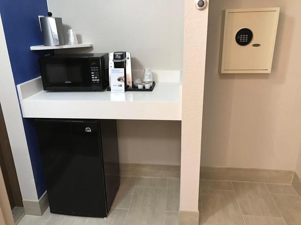 Images Holiday Inn Express Naples South - I-75 by IHG