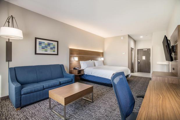 Images Holiday Inn Express & Suites Tulsa East - Catoosa by IHG