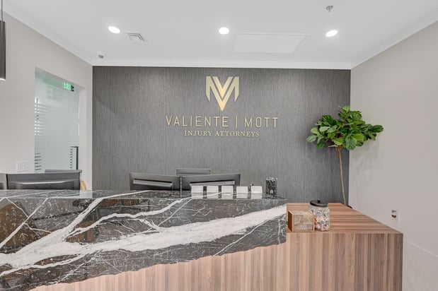 Images Valiente Mott Injury Attorneys