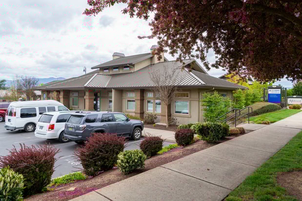 Images Providence Medford Medical Clinic - Hillcrest