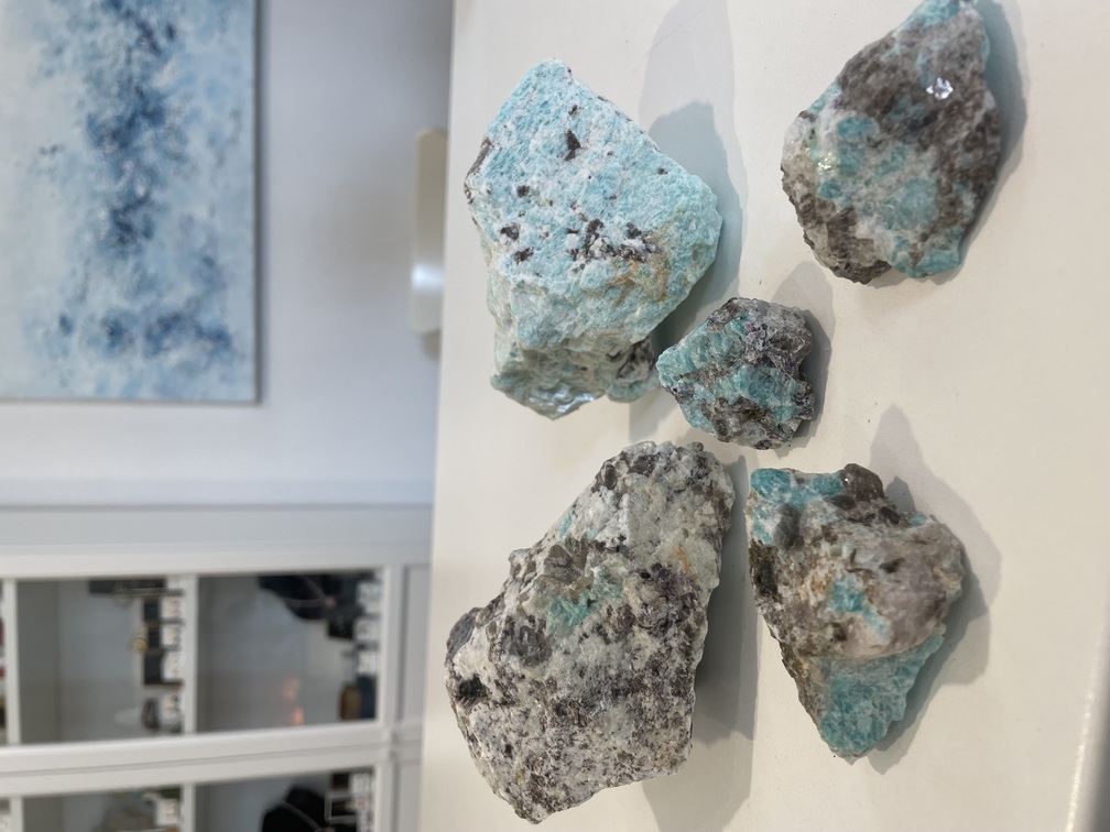 Images 11:11 Brilla Entre Piedras