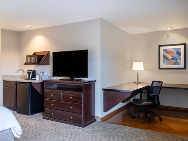 Images Holiday Inn Express & Suites Chicago-Libertyville by IHG