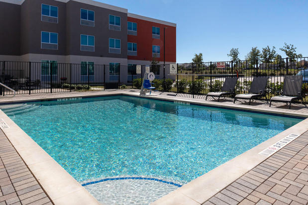 Images Holiday Inn Express & Suites Leander, an IHG Hotel