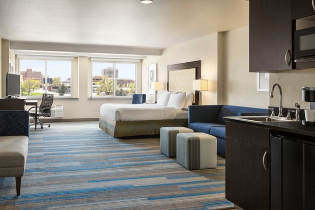 Images Holiday Inn Express & Suites Colorado Springs Central by IHG