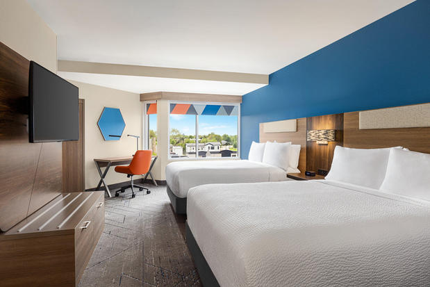 Images Holiday Inn Express & Suites Evansville Downtown by IHG