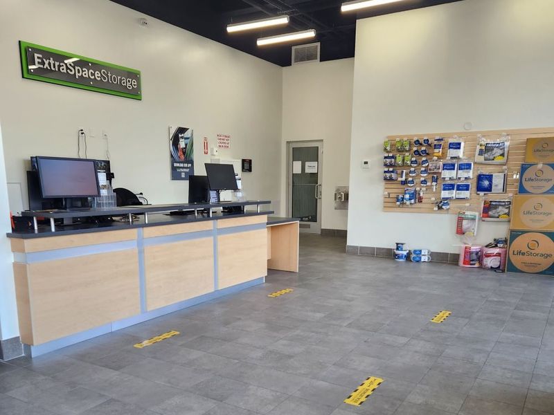 Images Extra Space Storage