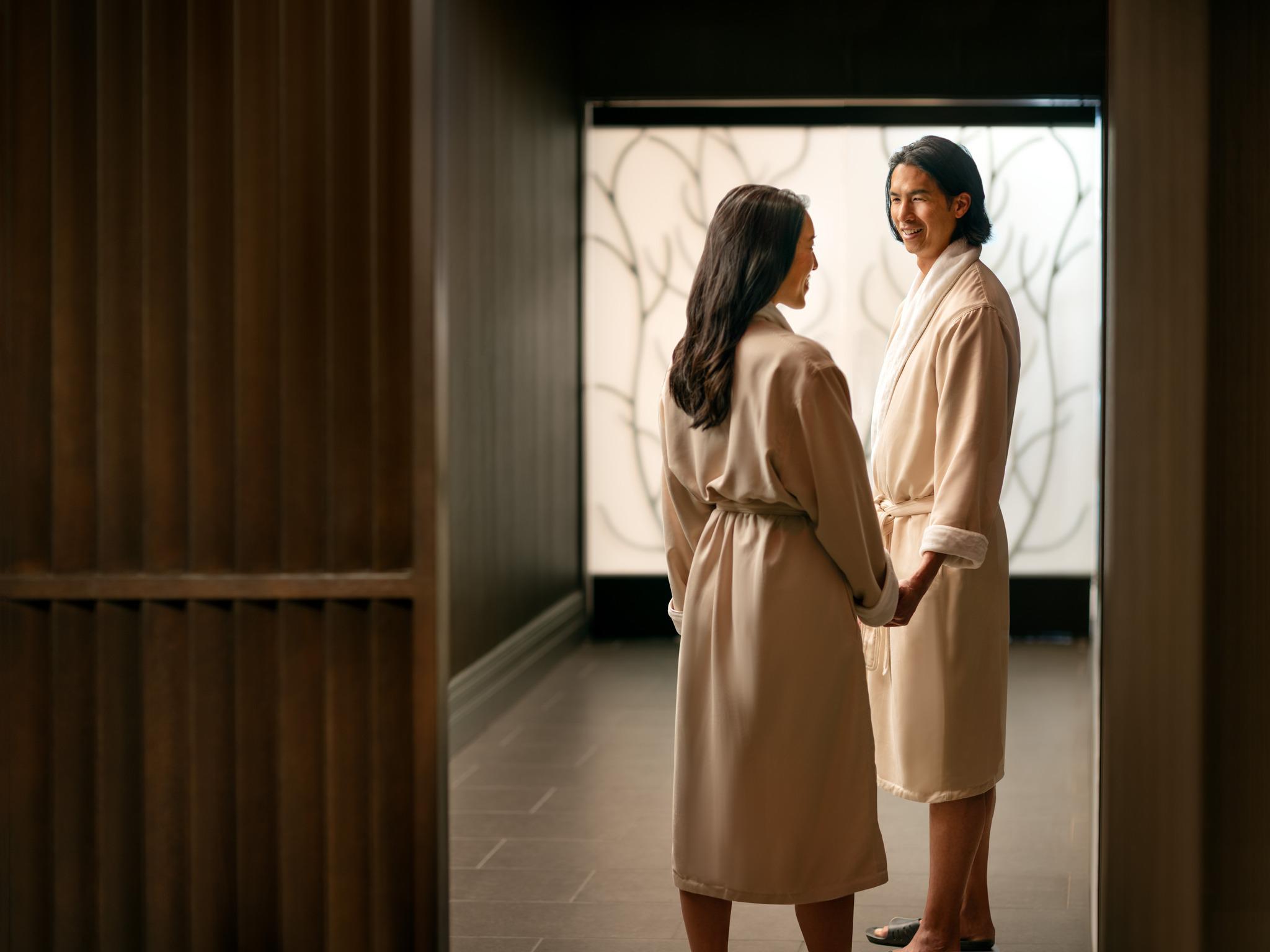 Luxury spa, SpaWell, located inside Napa Valley Marriott Hotel & Spa, Napa, CA. Our day spa features facials, massages, body wraps & waxing. Reflecting the essence of the Marriott, all treatments become a unique beauty experience.