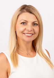 Evelyn Pysz headshot