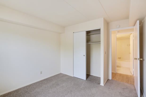 Images Vantage Pointe West Apartment Homes