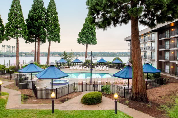 Images Holiday Inn Portland - Columbia Riverfront by IHG