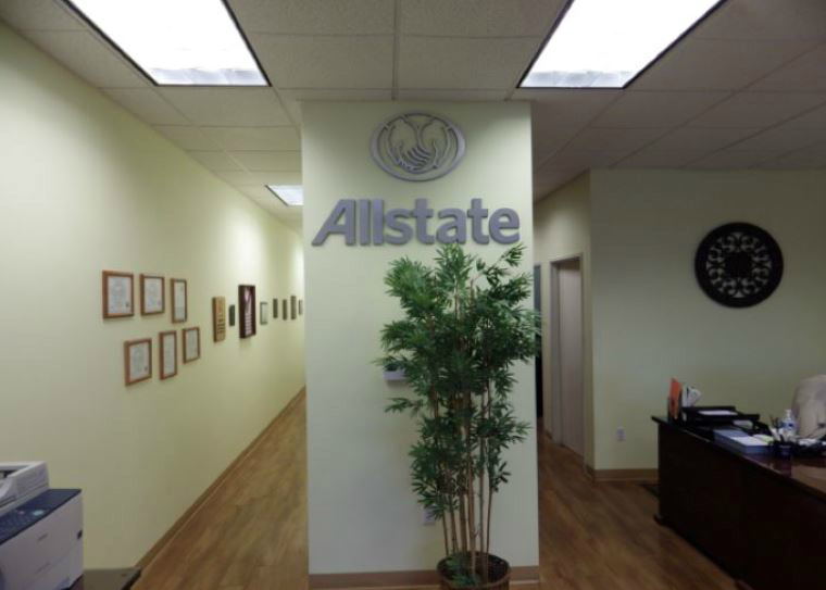 Images Stacey Romney: Allstate Insurance
