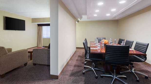 Images DoubleTree Suites by Hilton Hotel Cincinnati - Blue Ash